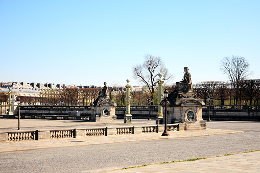 Concorde square (Place de la Concorde) and streets are empty during pandemic Covid 19 in Europe. There are no people and no cars because people must stay at home and be confine. Schools, restaurants, stores, museums... are closed. Paris, in France. March 25, 2020