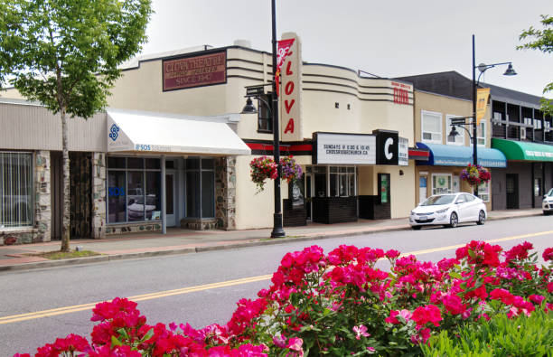 clova theatre which have been used as filming location "talon" in tv show "smallville" - langley imagens e fotografias de stock