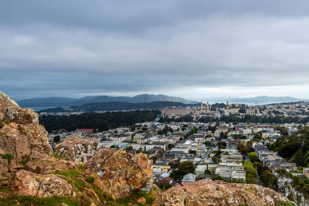 aube de tank hill - famous place san francisco county california san francisco bay photos et images de collection