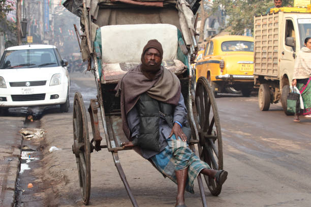Legged Rickshaw 80+ Rickshaw Puller In Kolkata Stock Photos, Pictures & Royalty-Free ...