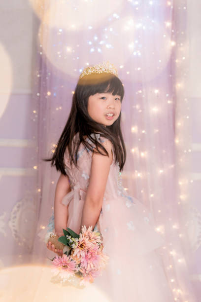 istock Flower Girl 1215072373