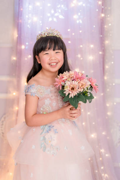 istock Flower Girl 1215072388