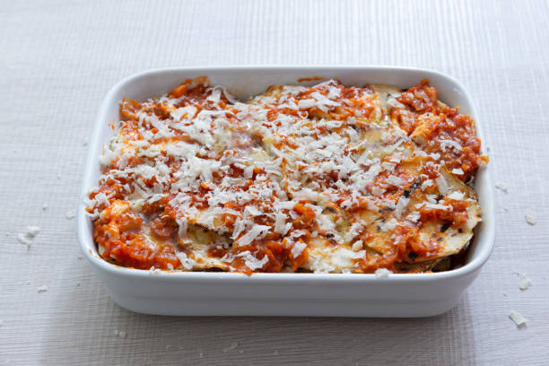 parmigiana home made food form italy - eggplant cheese mozzarella italian cuisine imagens e fotografias de stock