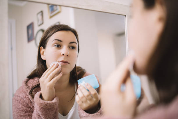 istock Reflected image of women in the mirror 1215131694