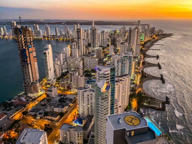 distretto di bocagrande a cartagena colombia - colombiano foto e immagini stock