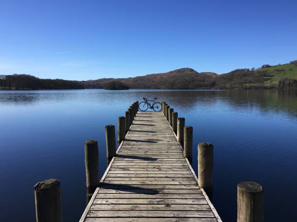 istock Lake jetty bike 1215148536