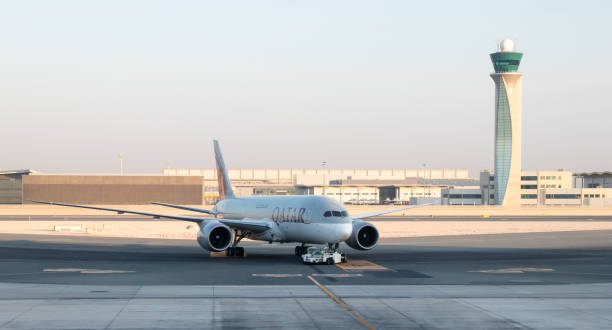 qatar airways boeing 787 dreamliner - boeing 787 qatar airways airplane aerospace industry photos et images de collection