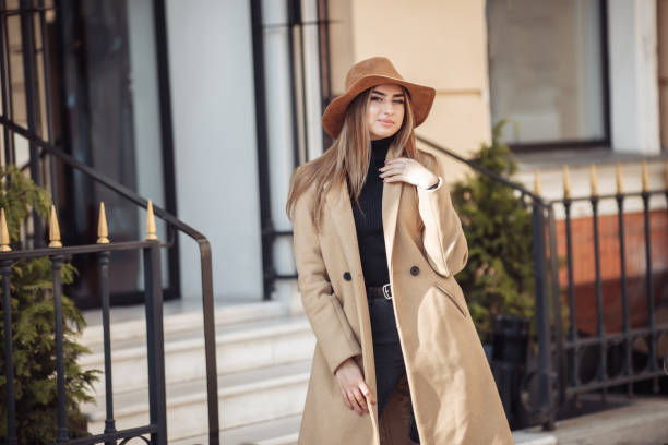 istock Fashion woman 1215168370