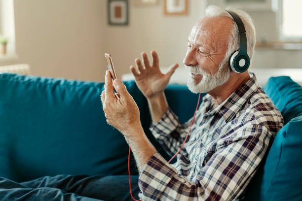 istock Music puts me in the best mood 1215201070