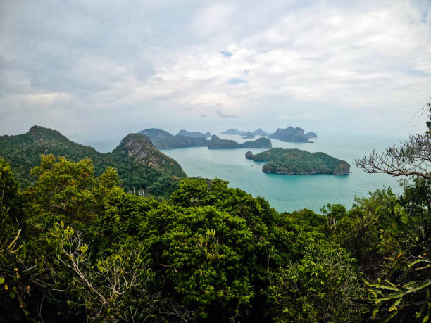 istock Ang Thong Nationalpark Viewpoint on the islands 1215290535