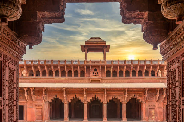 무굴 황제 아크바르에 의해 지어진 아그라 요새, 중세 인도의 역사적인 붉은 사암 요새, 아그라 요새는 아그라의 도시에서 유네스코 세계 문화 유산, 우타르 프라데시, 인도. - agra fort 뉴스 사진 이미지