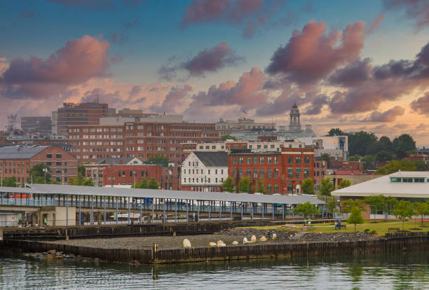 istock Portland Pier in Early Morning 1215302436