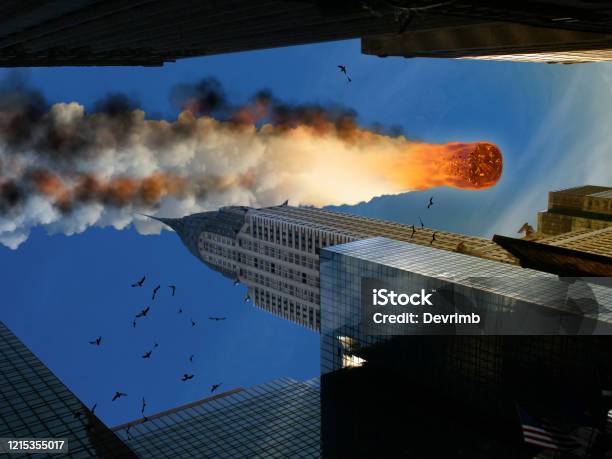 New Yorka Düşen Dev Asteroit Stok Fotoğraflar & Şehir‘nin Daha Fazla Resimleri - Şehir, Meteor taşı, Patlamak