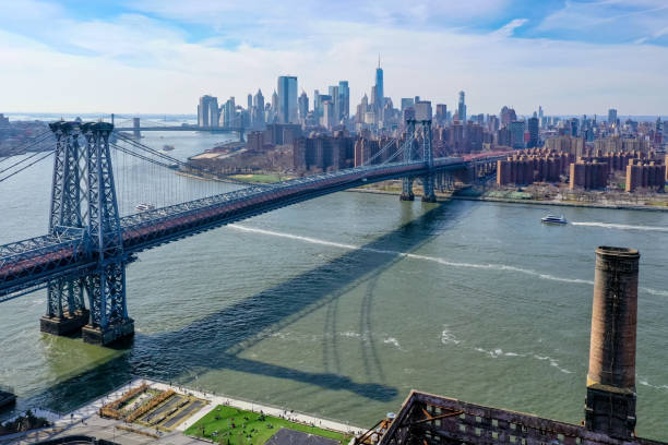 istock Williamsburg Bridge - New York 1215359039