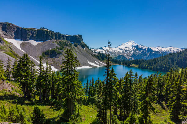 istock Chain Lakes Trail, Mt Baker, Washington st 1215372155
