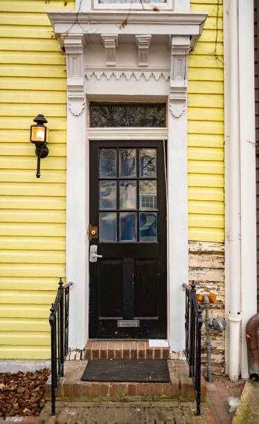 istock Nice door in Washington DC Capitol, USA 1215403083