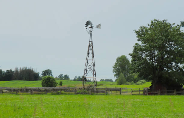 view of beautiful farm which have been used as filming location "kent farm" in tv show "smallville" and this place also appeared in tv show "riverdale" - superman imagens e fotografias de stock