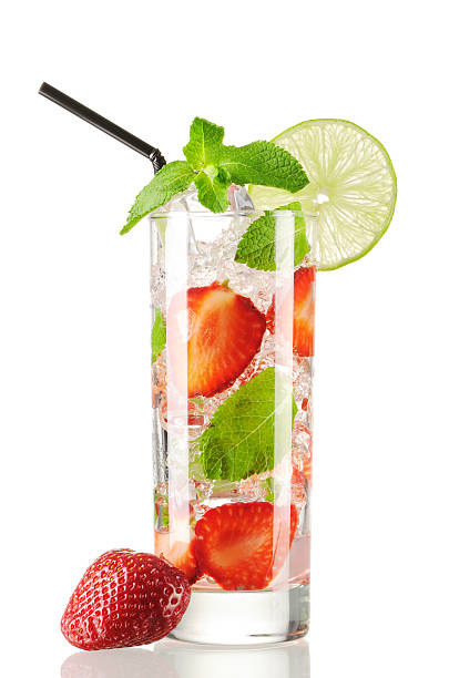 Refreshing soft drink containing crushed ice of natural strawberries