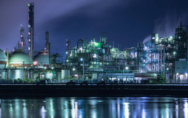 Yokkaichi Industrial Complex Factory night view of the Yokkaichi complex in Mie, Japan mie prefecture photos stock pictures, royalty-free photos & images