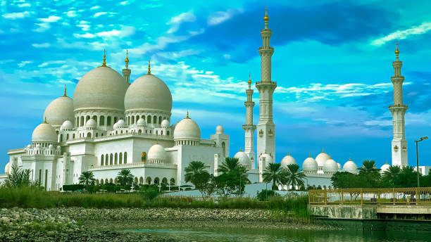 istock Sheikh Zayed Grand Mosque in Abu Dhabi 1215490293