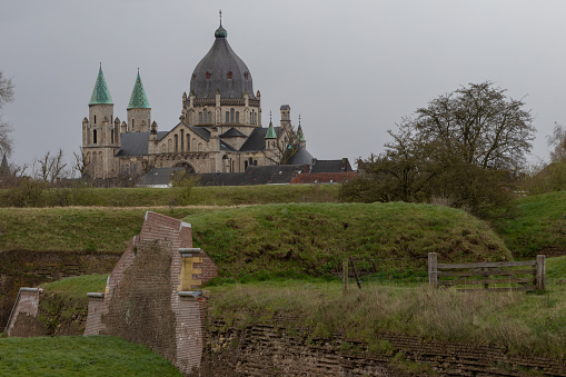 Hoge Fronten (high fronts)park in Maastricht is an 18th century fortification area with remains of the defense works which have been recently restored, with a spectaculair view on the Lambertus Church