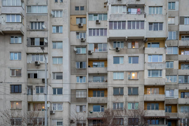 sofía - 27 de febrero de 2020: casa prefabricada en la ciudad sobre asentamientos - plattenbau homes architectural detail architecture and buildings fotografías e imágenes de stock