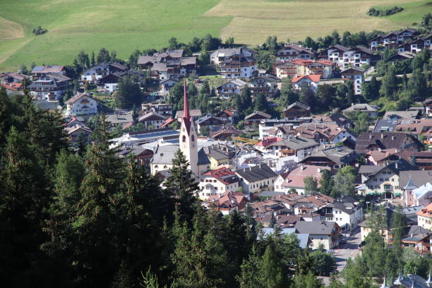 istock Alps in Italy 1215586984