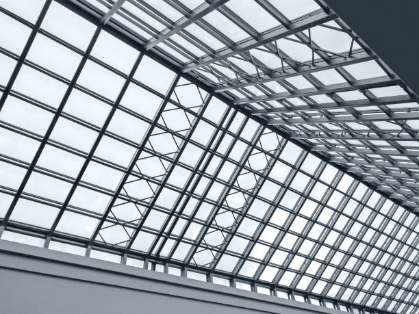 vista del techo de cristal transparente moderno - dome glass ceiling skylight fotografías e imágenes de stock