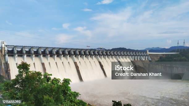 Sardar Sarovar Dam Narmada District Gujarat India Sep 21 2019 Dam Is Overflow In Monsoon Time One Of The Biggest Dam In India Situated In Satpura Mountain Range Supply Water To Many States Of India Throughout The Year Stock Photo - Download Image Now