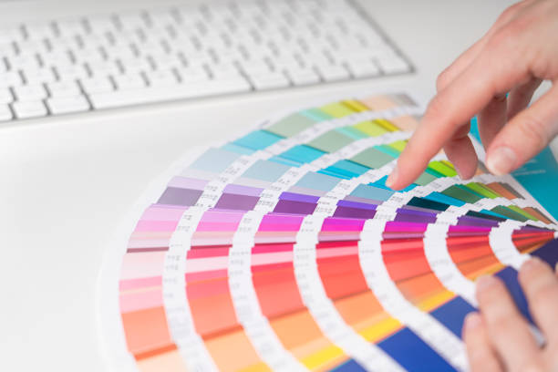 graphic designer works on the choice of palette colors - color swatch print color image spectrum imagens e fotografias de stock