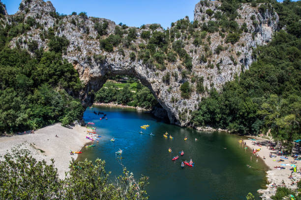 kayak ardeche dall'alto nel sud-est della francia - national recreation area foto e immagini stock