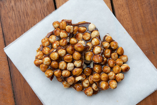 Caramelized Hazelnut / Croquant