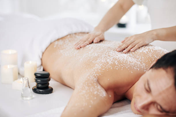 istock Exfoliating skin on the back 1215684455