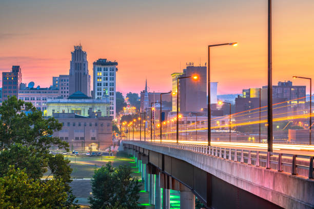 istock Youngstown, Ohio, USA 1215690025