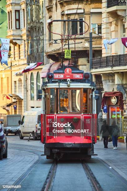 Istanbul Turkiet U2013 11 Oktober 2019-foton och fler bilder på Istanbul - Istanbul, Ankomst, Arkitektur