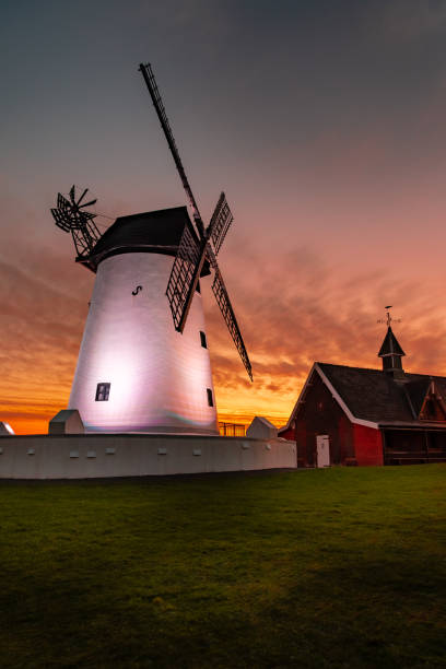 Lytham windmill sunset Windmill in Lytham st Anne’s at dawn sunrise sunset lytham st. annes stock pictures, royalty-free photos & images