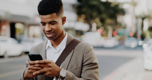 istock He's well connected in the streets 1215695530