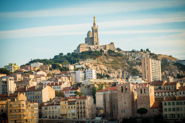 catedral de marselha notre dame de la garde - marseille notre dame de la garde tower cathedral - fotografias e filmes do acervo