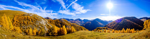nockberge mountain in austria - meadow autumn hiking mountain stock-fotos und bilder