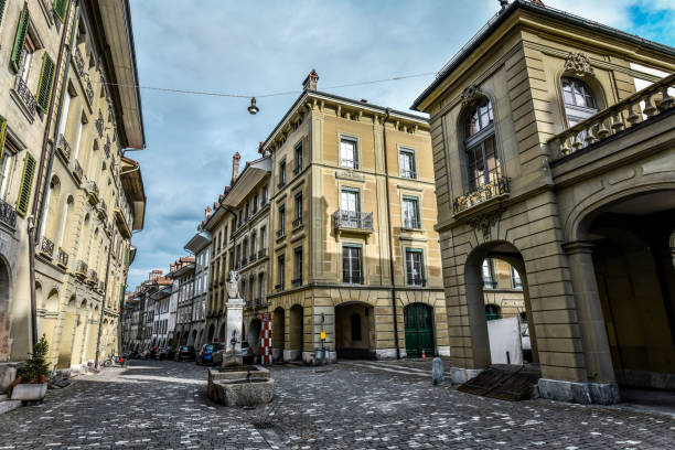 istock Bern Fountain Lion Statue And Beautiful Old Architecture 1215727569