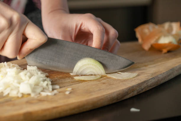 istock How to cut and chop onions 1215733987