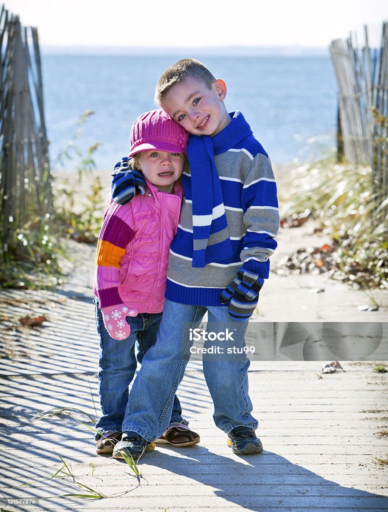 Fratelli o sorelle - Foto stock royalty-free di 2-3 anni