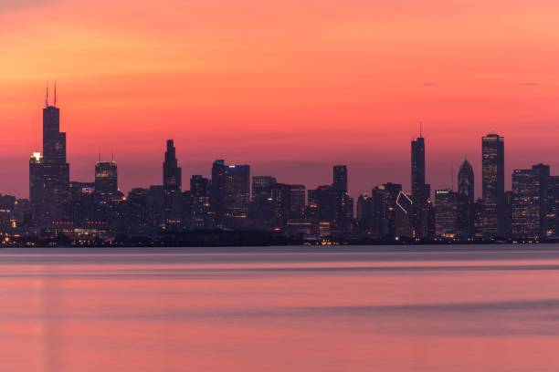 istock Chicago skyline during a brilliant sunset 1215781333