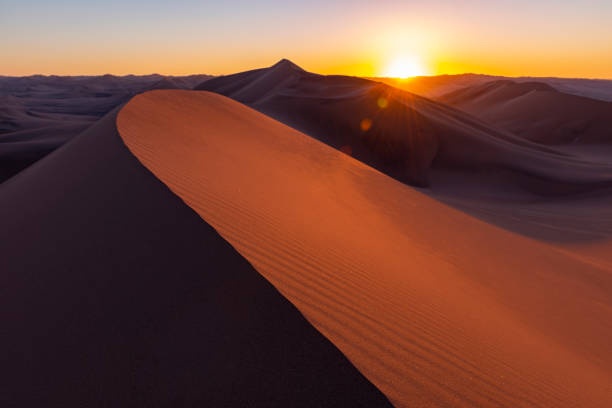 pustynny zachód słońca, peru - ice zdjęcia i obrazy z banku zdjęć