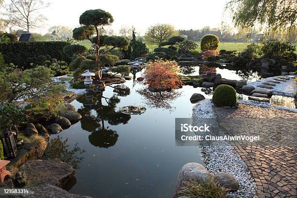Японский Сад — стоковые фотографии и другие картинки Без людей - Без людей, Вечерние сумерки, Вода