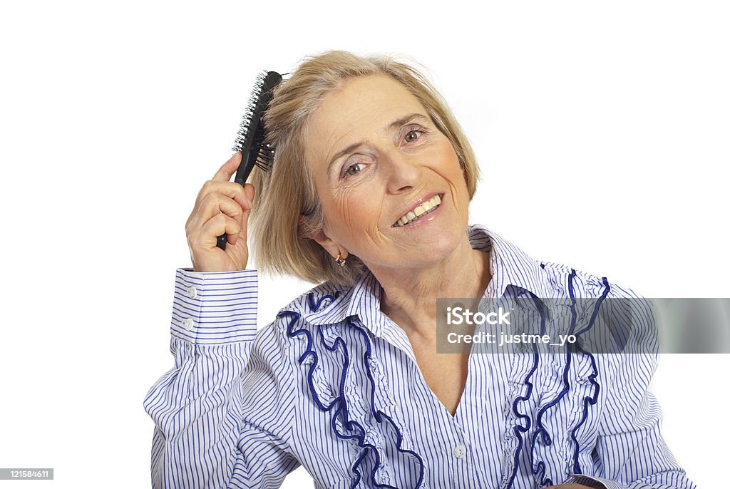 Beauté Femme âgée Se brosser les cheveux - Photo de Brossage de cheveux libre de droits