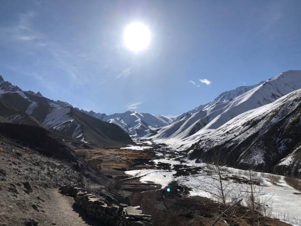 istock Sapphire of Himalayas 1215851875