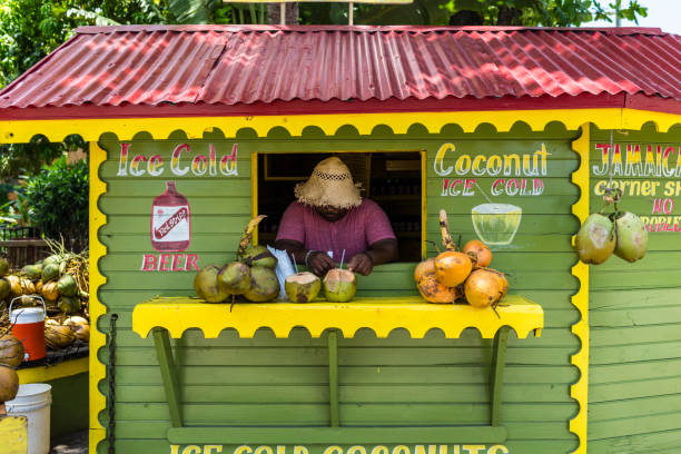 ジャマイカ・オーチョ・リオスのココナッツフルーツストリ ート市場 - オーチョリオス 写真 ストックフォトと画像