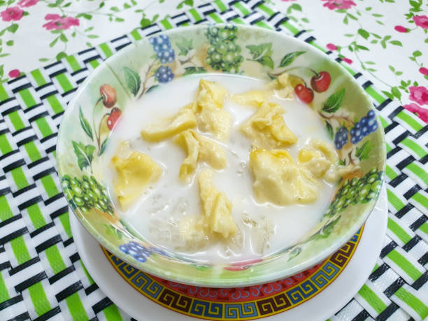 istock Sweet sticky rice with durian 1215898762