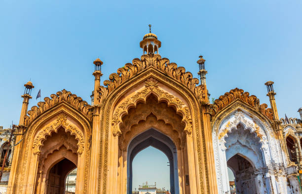 rumi darwaza en lucknow, uttar pradesh - lucknow fotografías e imágenes de stock